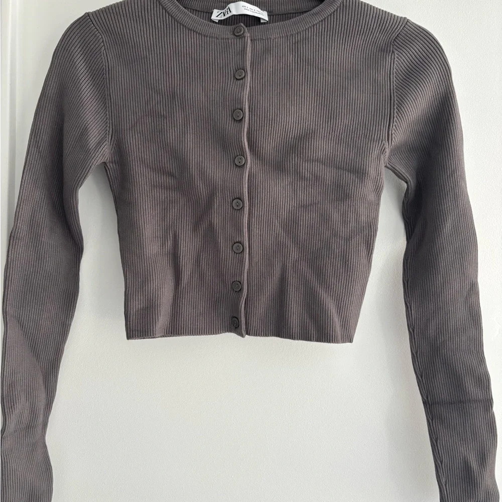 Zara Gray Ribbed Button-Up Cardigan - Picture 4 of 9